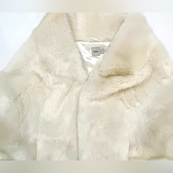 asos faux fur crop cape in
cream Sz 8 (M) - Picture 4 of 4